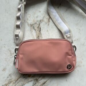 Lululemon Everywhere Crossbody Belt Bag